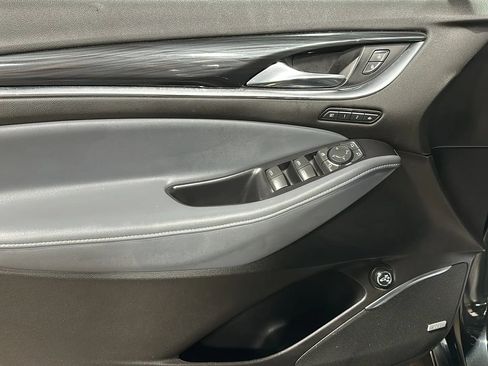 Used 2018 Buick Enclave Premium w/ Experience Buick Package AWD/4WD image 10