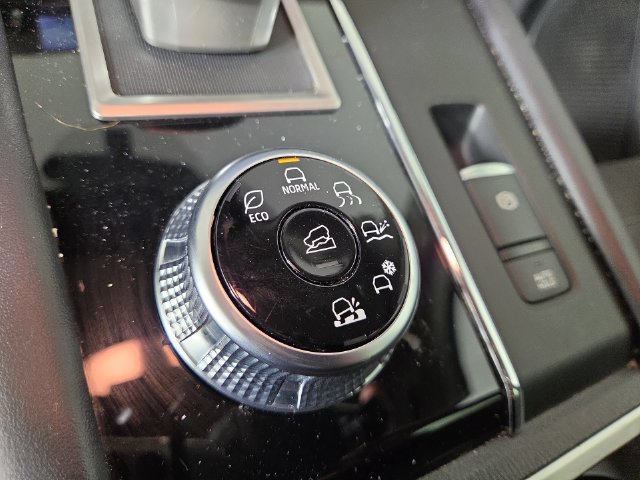 Used 2024 Mitsubishi Outlander SE AWD/4WD image 29