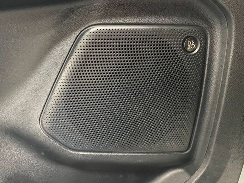 Used 2020 Ford Escape Titanium image 17