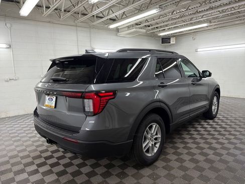 New 2026 Ford Explorer Active RWD image 3