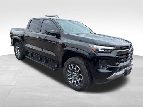 Used 2024 Chevrolet Colorado Z71 w/ Z71 Convenience Package 2 image 8