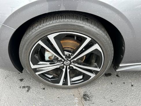 Certified 2023 Nissan Sentra SR w/ Trunk Package FWD image 8