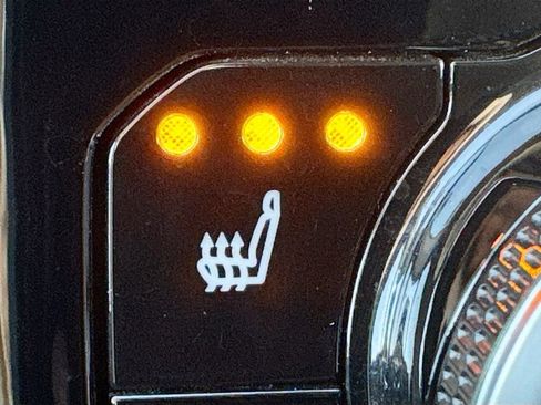 Used 2020 Toyota Highlander Limited image 25