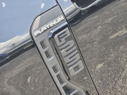 Used 2025 Ford F250 Platinum AWD/4WD image 12
