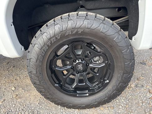 New 2025 GMC Sierra 1500 AT4 w/ AT4 Premium Package image 32