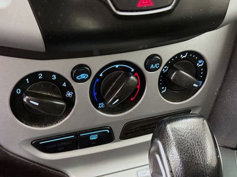 Used 2014 Ford Focus SE w/ SE Winter Package image 14