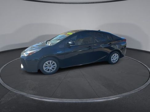 Used 2021 Toyota Prius LE image 6
