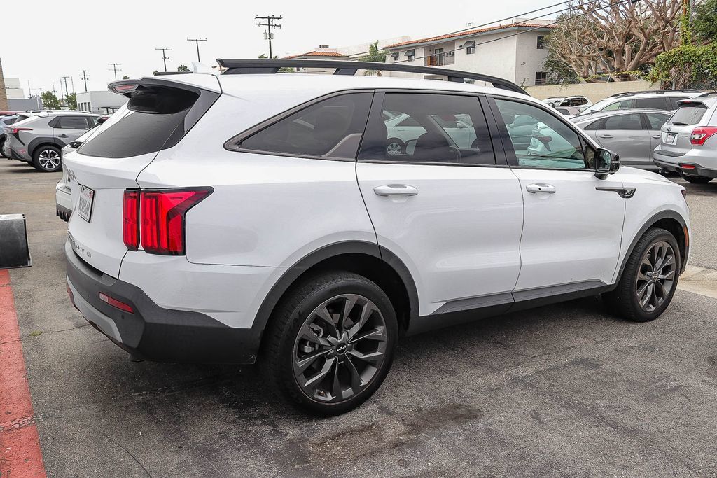Used 2022 Kia Sorento SX Prestige w/ Rust Color Package AWD/4WD image 6