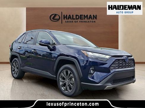 Used 2022 Toyota RAV4 Limited AWD/4WD image 1