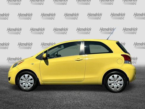 Used 2009 Toyota Yaris 2-Door Hatchback image 8
