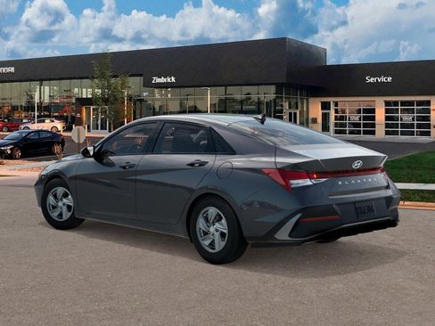 New 2026 Hyundai Elantra SE image 5