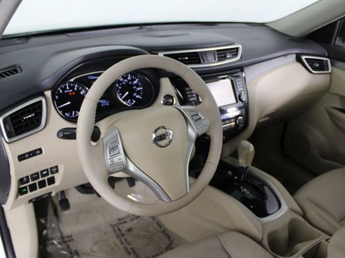 Used 2015 Nissan Rogue SL FWD image 17
