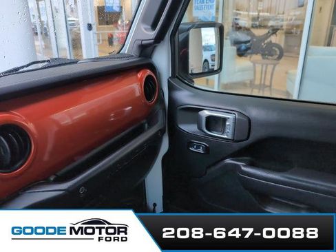 Used 2018 Jeep Wrangler Unlimited Sport S image 15