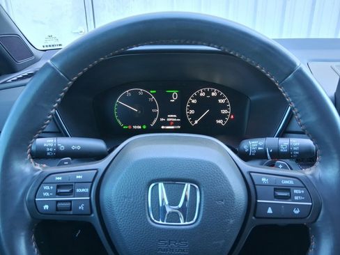 Used 2024 Honda CR-V Sport image 11
