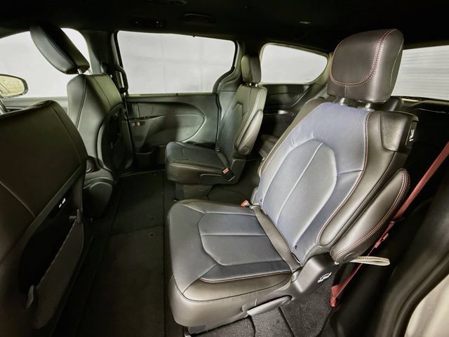 New 2027 Chrysler Pacifica Select AWD/4WD image 22