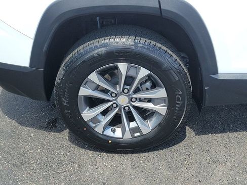 Used 2025 Chevrolet Equinox LT FWD image 6