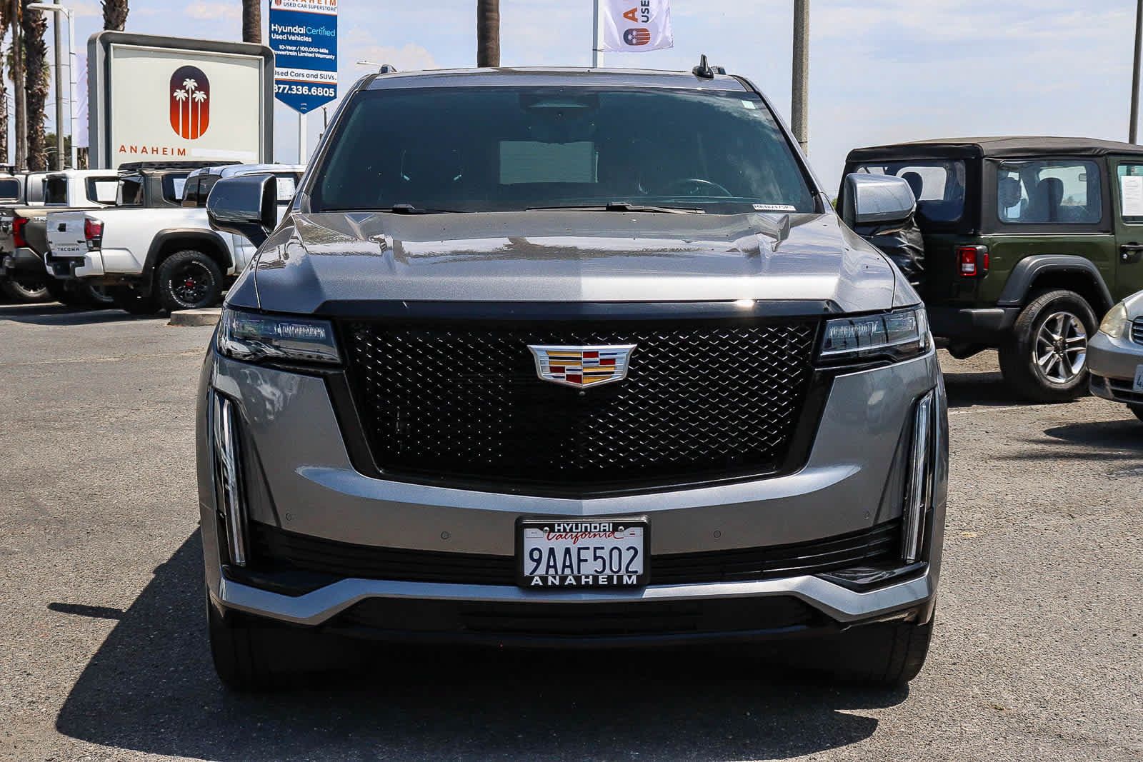 Used 2021 Cadillac Escalade Sport w/ Driver Assist Tech Package AWD/4WD image 2