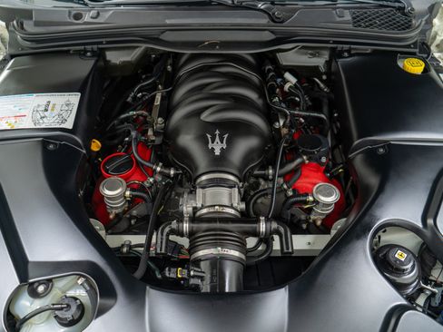 Used 2012 Maserati GranTurismo S image 12