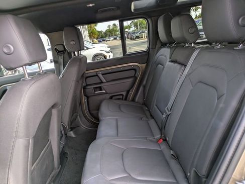 Used 2025 Land Rover Defender 110 S AWD/4WD image 10