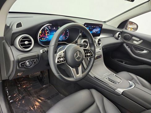 Used 2022 Mercedes-Benz GLC 300 image 9