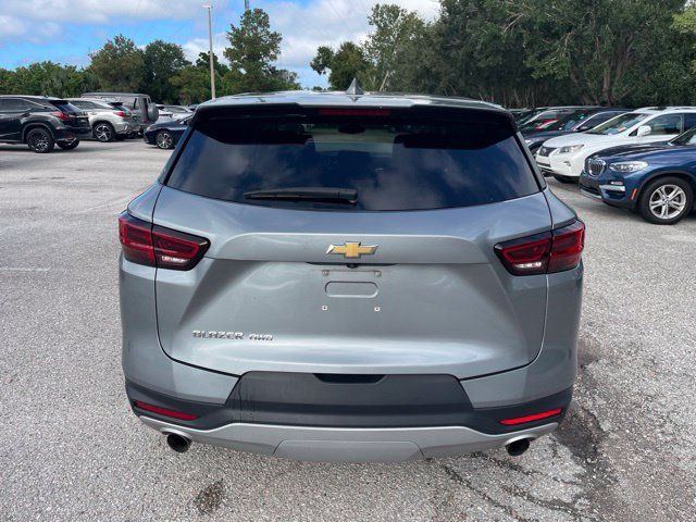 Used 2025 Chevrolet Blazer LT AWD/4WD image 3