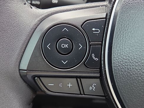 Used 2025 Toyota RAV4 XLE Premium FWD image 21