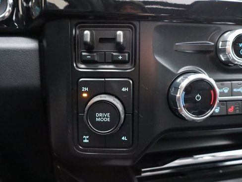 New 2026 Ford F250 Lariat w/ Black Appearance Package image 35