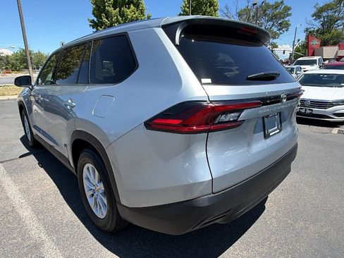 Used 2025 Toyota Grand Highlander FWD image 6