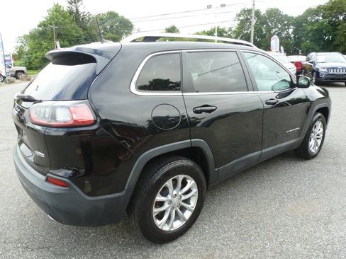 Used 2019 Jeep Cherokee Latitude w/ Cold Weather Group AWD/4WD image 7