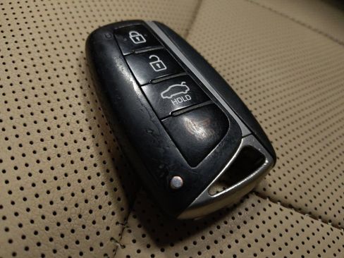 Used 2015 Hyundai Genesis 3.8 image 32