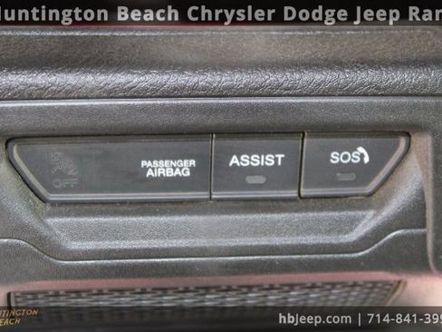 Used 2024 Jeep Wrangler Sahara image 30