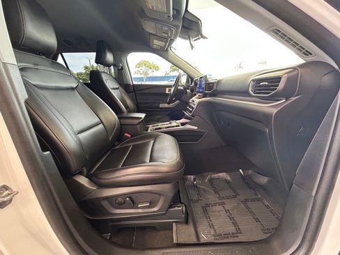 Used 2023 Ford Explorer XLT w/ Equipment Group 202A RWD image 22