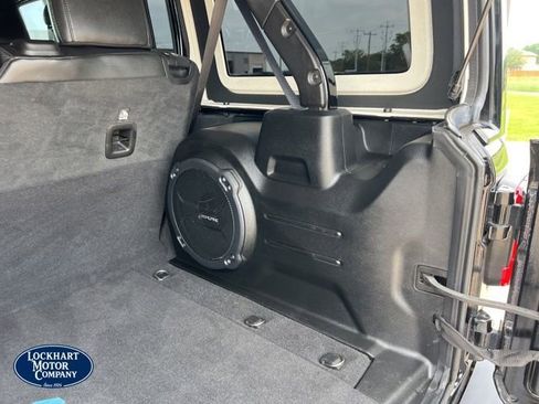 Used 2022 Jeep Wrangler Unlimited Sahara w/ LED Lighting Group AWD/4WD image 22
