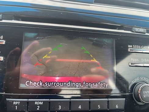 Used 2014 Nissan Altima 2.5 SV w/ Convenience Package FWD image 9