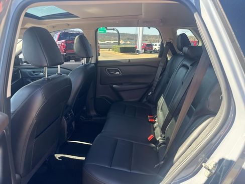 Used 2021 Nissan Rogue SL w/ Premium Package image 10