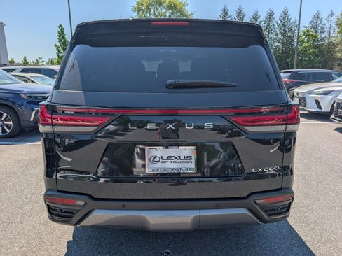 Certified 2025 Lexus LX 600 4WD w/ Appearance Package image 4