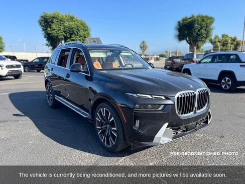Used 2023 BMW X7 xDrive40i w/ Premium Package AWD/4WD image 8