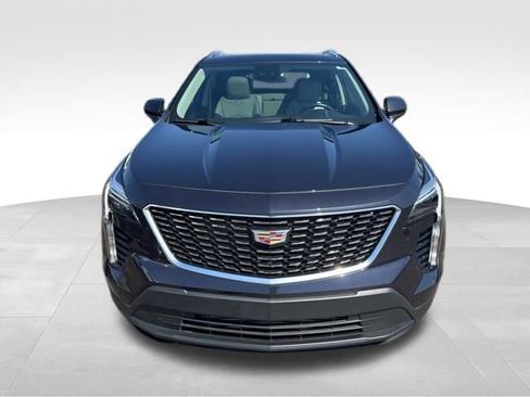 Certified 2023 Cadillac XT4 Luxury w/ Cold Weather Package AWD/4WD image 2