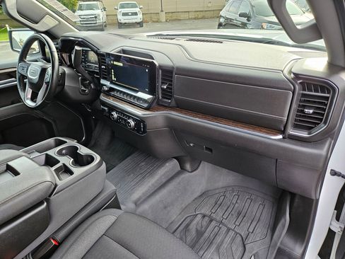 Used 2024 GMC Sierra 1500 SLE w/ Preferred Package AWD/4WD image 35