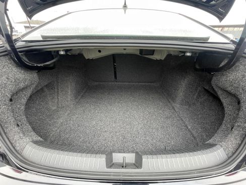 Used 2025 Volkswagen Jetta SE image 31