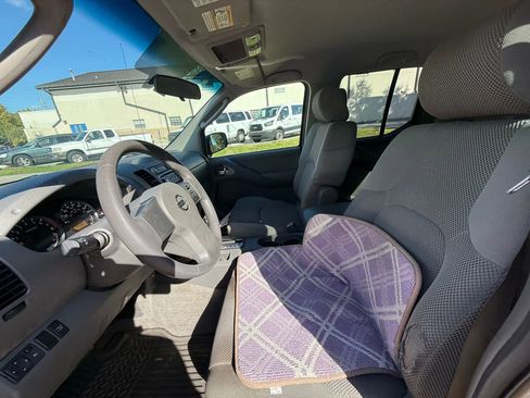 Used 2006 Nissan Frontier SE w/ (P01) Power Pkg image 10