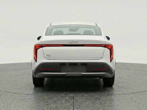 Used 2025 Kia K4 LXS image 7