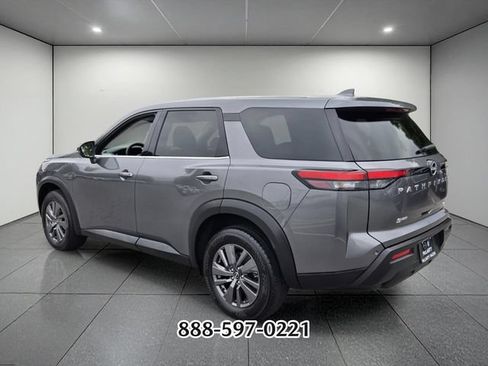 Used 2022 Nissan Pathfinder S AWD/4WD image 3