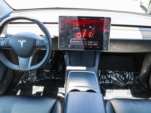 Used 2022 Tesla Model Y Long Range AWD/4WD image 14