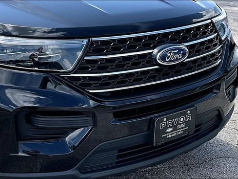 Used 2023 Ford Explorer XLT AWD/4WD image 34