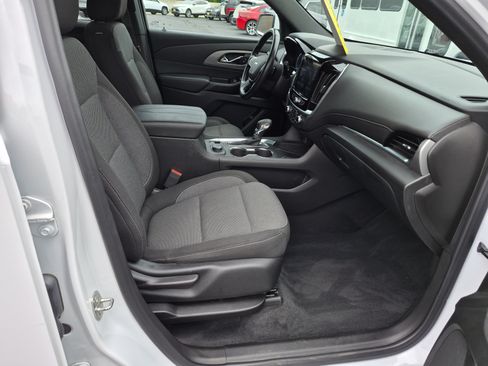 Used 2022 Chevrolet Traverse LT AWD/4WD image 14