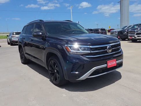Used 2022 Volkswagen Atlas SE FWD image 2