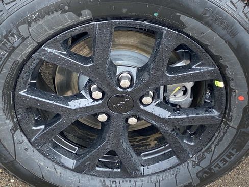 New 2026 Jeep Grand Cherokee Altitude image 6