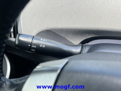 Used 2015 Toyota Prius Persona Series FWD image 14