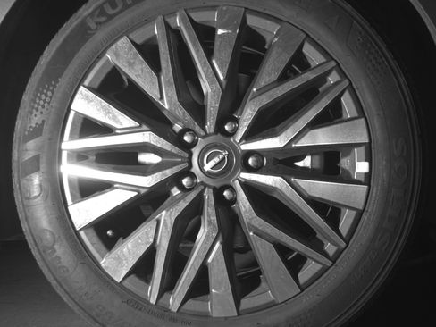 Used 2025 Nissan Altima 2.5 SV FWD image 13